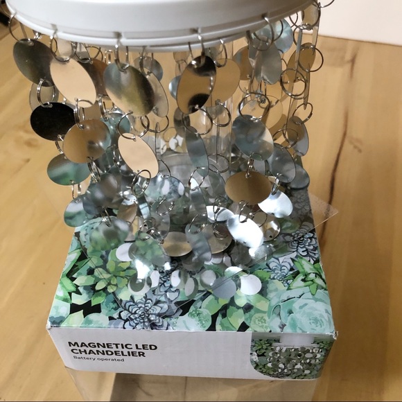 U Brands Locker Decor Silver Magnetic LED Chandelier Style Battery Operated - Picture 7 of 9